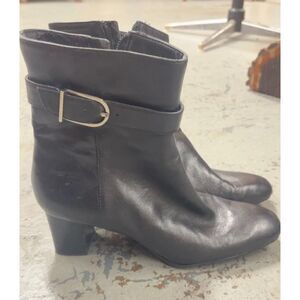 Bandolino Dannell Leather Block Heeled Side Zip Buckle Ankle Boots Size 6
